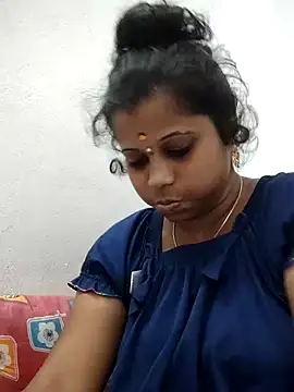 Snapshot of sweetqueen143 chatting on 02-14-26, 10:48 sweetqueen143 online show from 02-14-26, 10:48