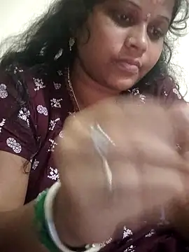 Snapshot of sweetqueen143 chatting on 11-05-25, 03:59 sweetqueen143 online show from 11-05-25, 03:59