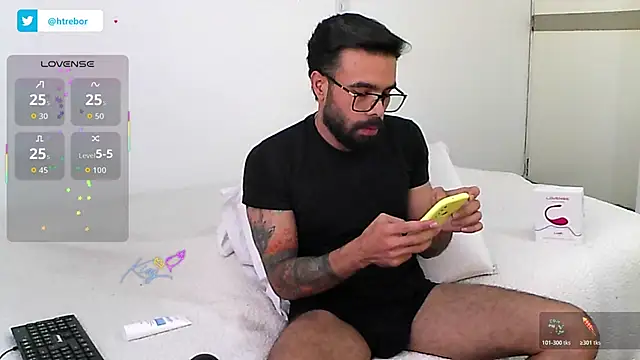 htrebor87 online show from 02-12-26, 07:35