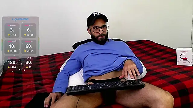 Snapshot of htrebor87 chatting on 10-17-25, 08:21 htrebor87 online show from 10-17-25, 08:21