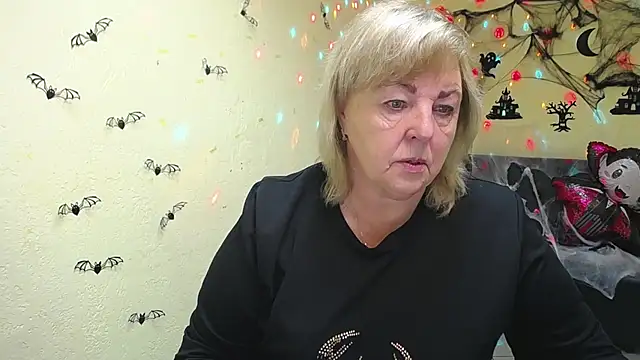 MilenaWedxy online show from 10-19-25, 05:21