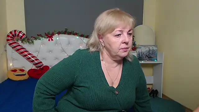 MilenaWedxy online show from 12-16-25, 06:06