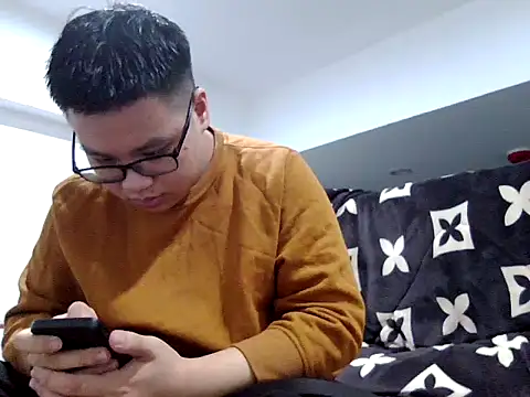 Snapshot of loveninja chatting on 12-17-25, 12:21 loveninja online show from 12-17-25, 12:21