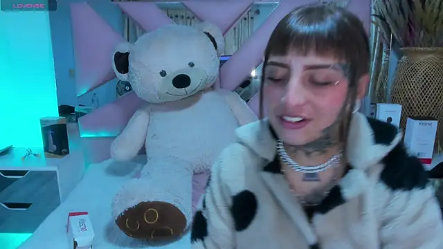 Gyal 8  online show from 09-25-25, 03:56