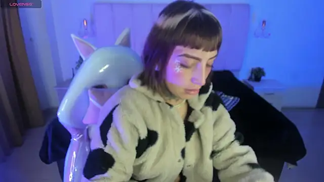 Gyal 8  online show from 12-23-25, 03:39