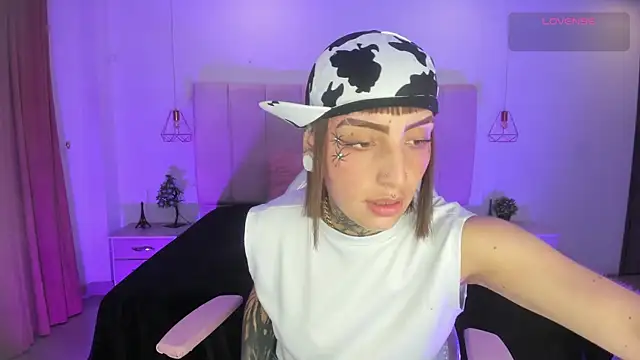 Gyal 8  online show from 12-05-25, 03:27