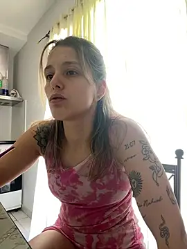 Snapshot of xvalentinaof chatting on 02-20-26, 12:29 xvalentinaof online show from 02-20-26, 12:29