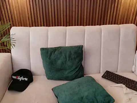 Snapshot of dirty_feelena chatting on 11-22-25, 06:07 dirty feelena online show from 11-22-25, 06:07