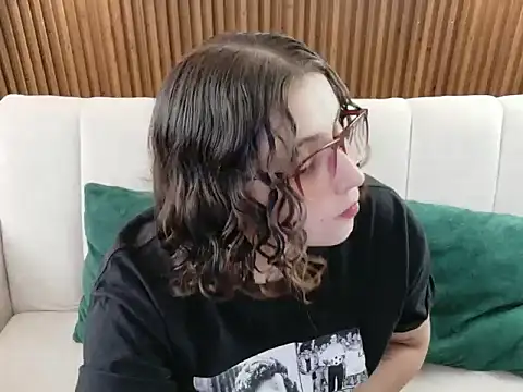 Snapshot of dirty_feelena chatting on 02-06-26, 05:53 dirty feelena online show from 02-06-26, 05:53