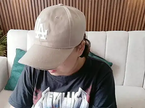 Snapshot of dirty_feelena chatting on 12-05-25, 05:11 dirty feelena online show from 12-05-25, 05:11