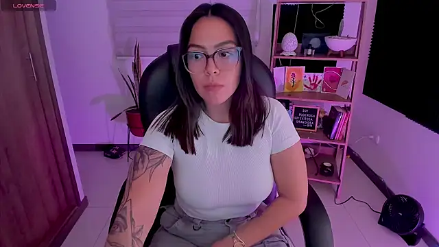 TaniaVelvet online show from 04-19-26, 02:56