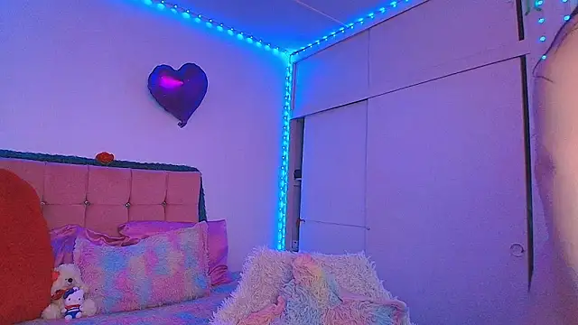 Snapshot of cat_nasty chatting on 05-19-26, 08:27 cat nasty online show from 05-19-26, 08:27