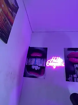 becca wilsson online show from 11-28-25, 11:21