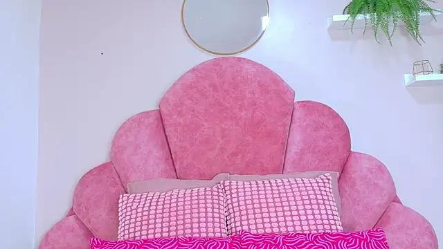 MyApril   online show from 10-15-25, 11:40