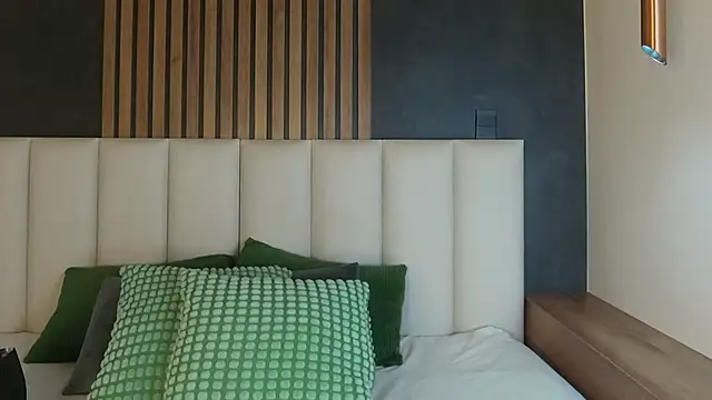 MyApril   online show from 03-31-26, 12:07