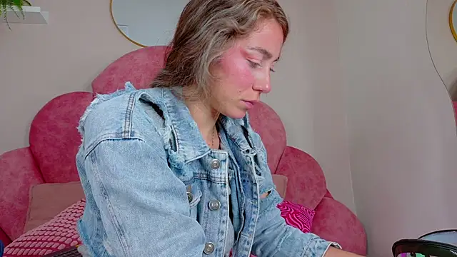 MyApril   online show from 01-10-26, 11:49