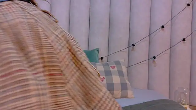 MyApril   online show from 04-13-26, 12:20