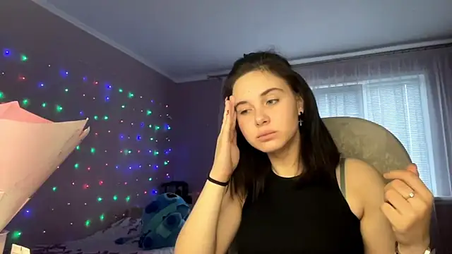 MollyPartey online show from 10-18-25, 05:20