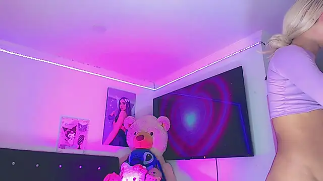 Snapshot of DaliaBacil25 chatting on 04-24-26, 01:18 DaliaBacil25 online show from 04-24-26, 01:18