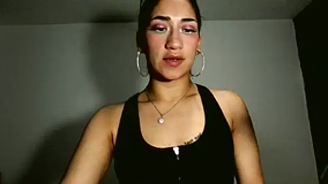 Snapshot of Miia__strog chatting on 10-08-25, 11:12 Miia  strog online show from 10-08-25, 11:12