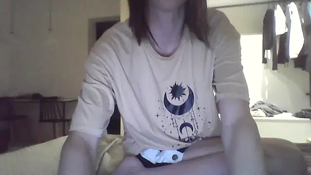 Snapshot of Luna_Samosienko chatting on 09-25-25, 06:25 Luna Samosienko online show from 09-25-25, 06:25