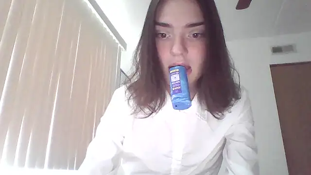 Snapshot of Luna_Samosienko chatting on 10-02-25, 07:28 Luna Samosienko online show from 10-02-25, 07:28