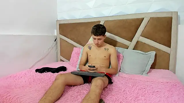 Julian wolf18 online show from 12-03-25, 04:50