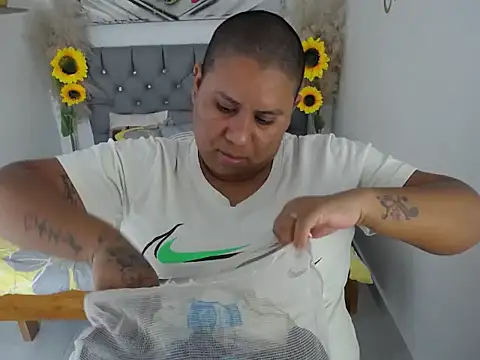 hotlesby valery online show from 12-15-25, 08:03