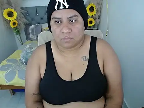 hotlesby valery online show from 10-31-25, 12:02