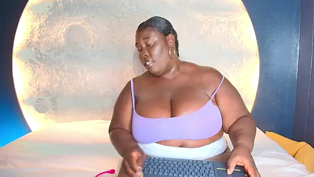 CarolinaGomez  online show from 11-19-25, 07:14