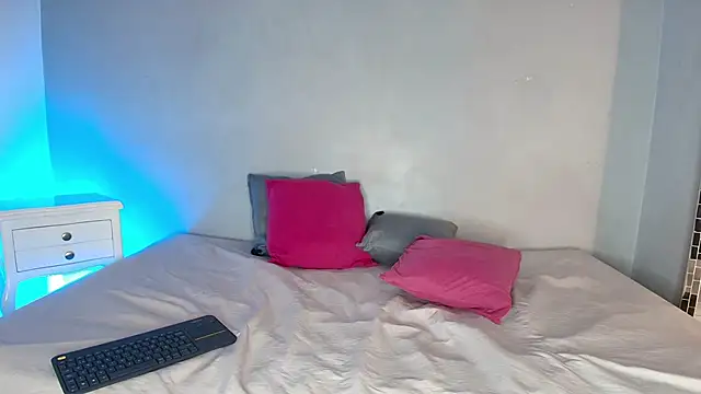 CarolinaGomez  online show from 03-11-26, 07:30