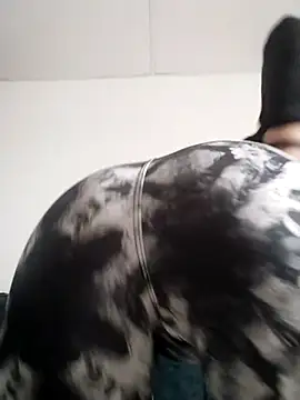 Snapshot of Dakotamilffanalextreme chatting on 10-02-25, 01:58 Dakotamilffanalextreme online show from 10-02-25, 01:58