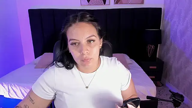 Snapshot of camiladuke7 chatting on 01-07-26, 07:41 camiladuke7 online show from 01-07-26, 07:41