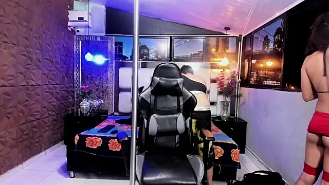 Snapshot of Twindesires chatting on 10-12-25, 05:09 Twindesires online show from 10-12-25, 05:09