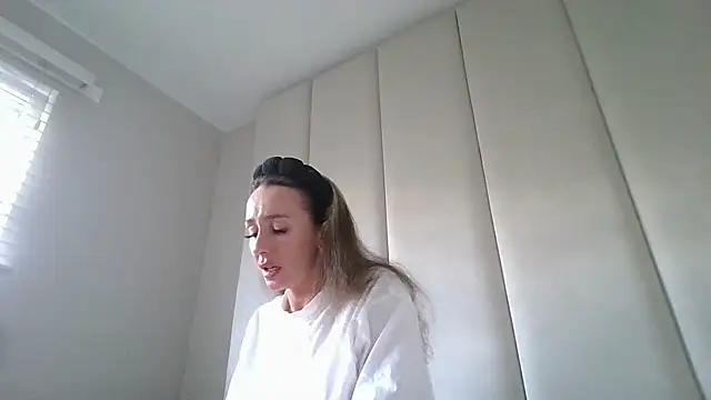 Scotishminx25 online show from 10-09-25, 04:40