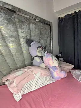 Snapshot of liahouses chatting on 02-15-26, 12:00 liahouses online show from 02-15-26, 12:00