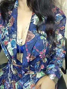 Hey Jully online show from 10-18-25, 04:58