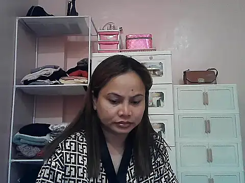 Snapshot of Amarrahlyn chatting on 07-17-26, 09:56 Amarrahlyn online show from 07-17-26, 09:56