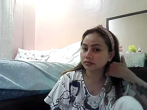 Snapshot of Amarrahlyn chatting on 05-15-26, 09:35 Amarrahlyn online show from 05-15-26, 09:35