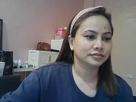 Snapshot of Amarrahlyn chatting on 05-19-26, 09:16 Amarrahlyn online show from 05-19-26, 09:16