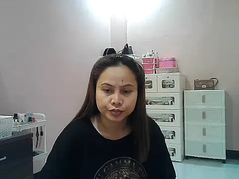 Snapshot of Amarrahlyn chatting on 07-19-26, 10:17 Amarrahlyn online show from 07-19-26, 10:17