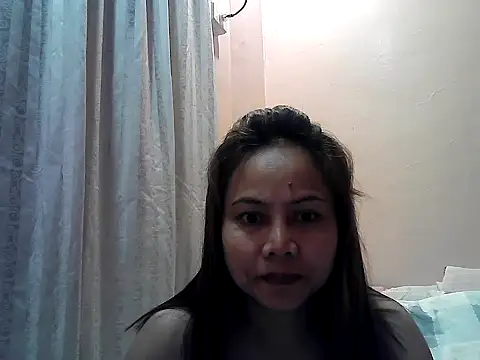Snapshot of Amarrahlyn chatting on 04-27-26, 09:35 Amarrahlyn online show from 04-27-26, 09:35
