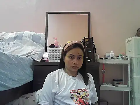 Snapshot of Amarrahlyn chatting on 05-12-26, 09:43 Amarrahlyn online show from 05-12-26, 09:43