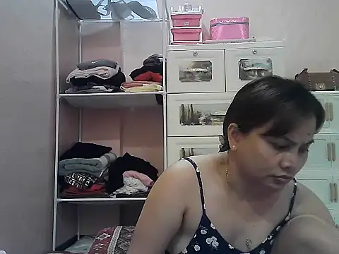 Snapshot of Amarrahlyn chatting on 07-15-26, 09:33 Amarrahlyn online show from 07-15-26, 09:33