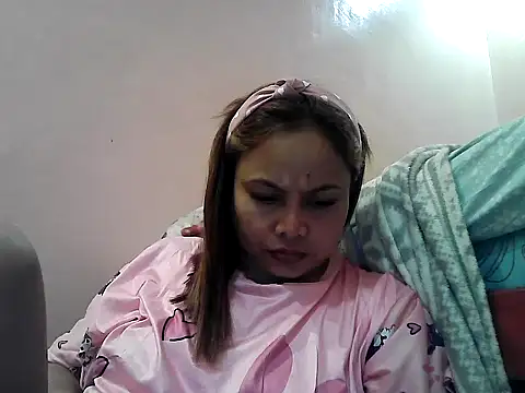 Snapshot of Amarrahlyn chatting on 05-25-26, 10:19 Amarrahlyn online show from 05-25-26, 10:19