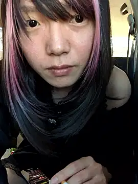 Snapshot of takusaki223 chatting on 09-27-25, 03:45 takusaki223 online show from 09-27-25, 03:45