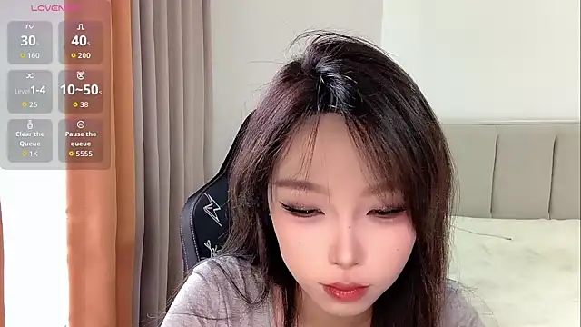 Snapshot of Puppy-12 chatting on 10-27-25, 08:15 Puppy-12 online show from 10-27-25, 08:15