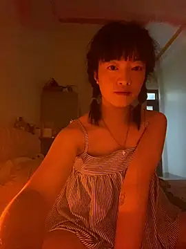 Snapshot of Tramy_xx chatting on 07-07-26, 01:25 Tramy xx online show from 07-07-26, 01:25