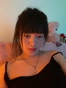 Snapshot of Tramy_xx chatting on 06-21-26, 06:41 Tramy xx online show from 06-21-26, 06:41