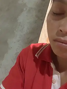 Halyy xx online show from 10-31-25, 03:14